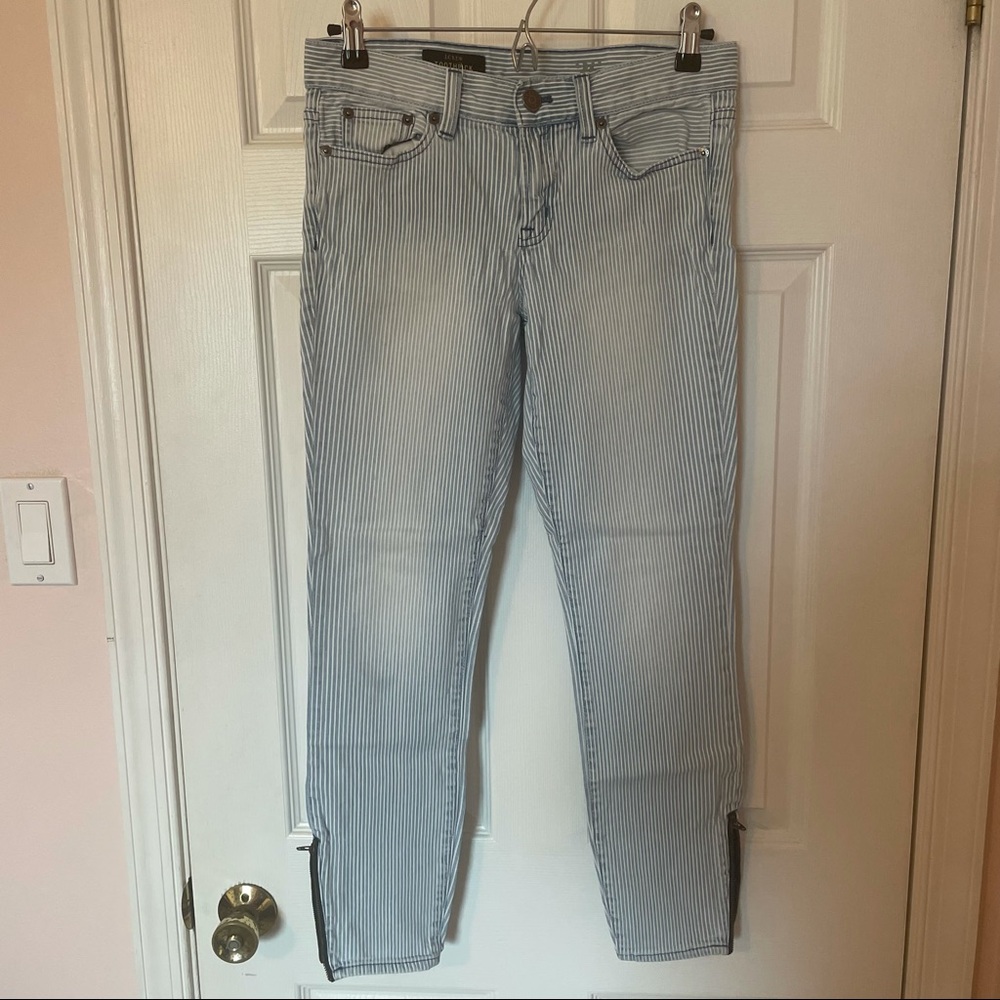 Toothpick Skinny Style Jeans with White Accents